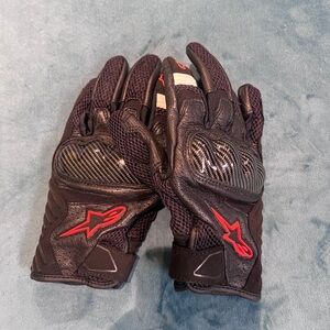 Motorcycle gloves